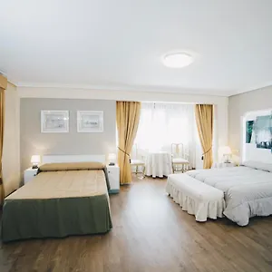 2* Maison d'hôtes Gavilanes Ii