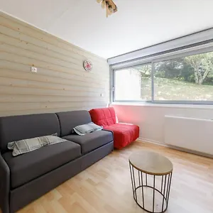 https://les-pistes-vertes-le-lac-bleu-chez-lorenzo-et-sverine.hotels-rhonealpes.com
