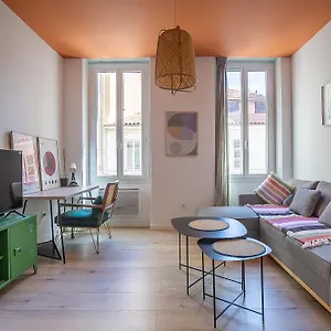 https://t2-lumineux-avec-climatisation.fr-provencehotel.com